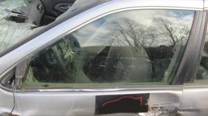 INFINITI Q30 SZYBA BOCZNA DRZWI PRZÓD R/L