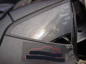 NISSAN MURANO Z50 SZYBA TYLNA PRAWA LEWA TRÓJKĄT