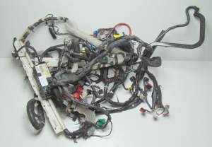 WIĄZKA PRZEWODÓW 6W4T-14A005-AG LINCOLN LS 3.9 V8 99-06