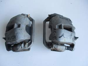 ZACISK PRZÓD PRAWY INFINITI G G35